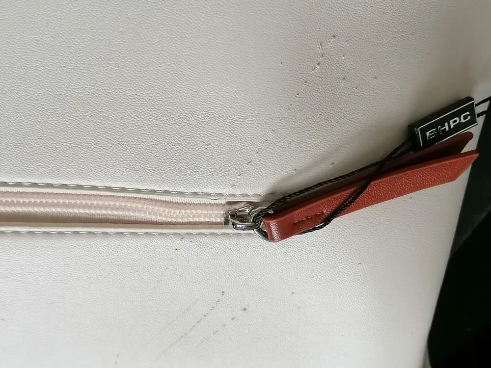 Beverly Hills Handbag New handles strap pockets lightweight tactile very pretty - Picture 13 of 15